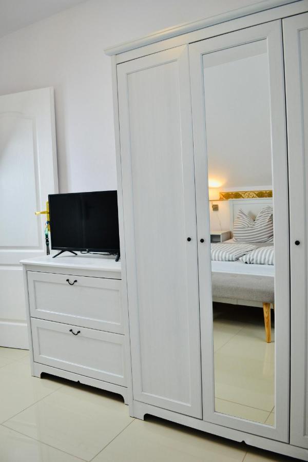 Iwona Pokoje Apartamenty Karwia Luaran gambar